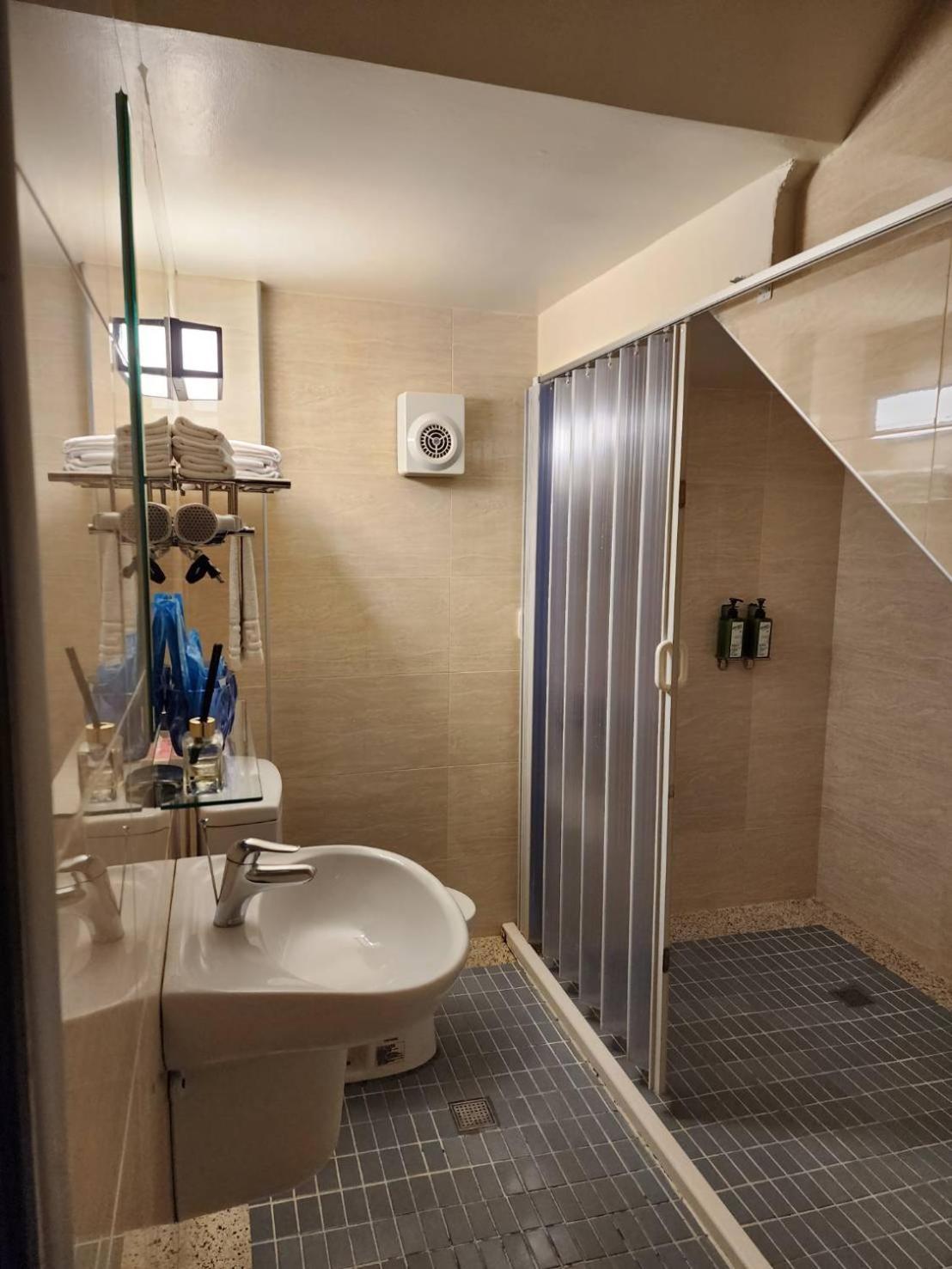 910 Hostel Yuli Eksteriør billede